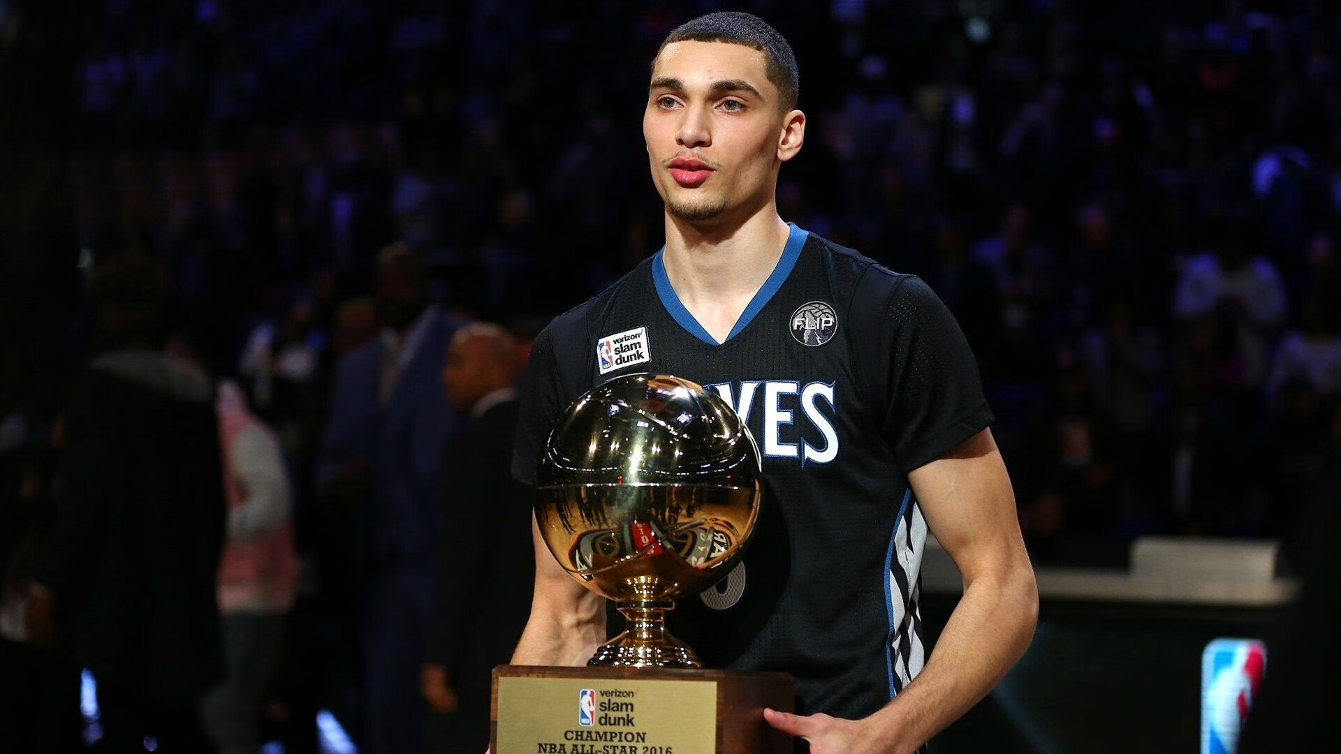 体育竞技引人入胜，观众尽情欢乐，体育竞技话题